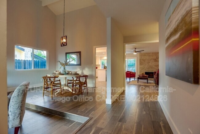 783 Granada Dr Vista, CA 92083 photo 2