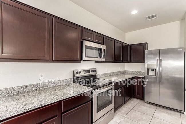 37047 W Mediterranean Way Maricopa, AZ 85138 photo 4