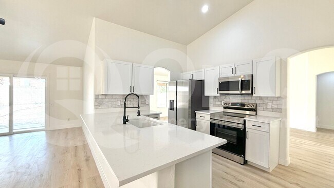 510 W Amoroso Dr Gilbert, AZ 85233 photo 3