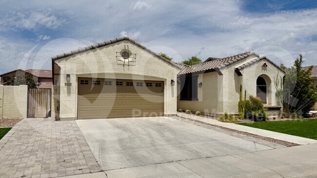 2906 E Russell St Mesa, AZ 85213 photo 2