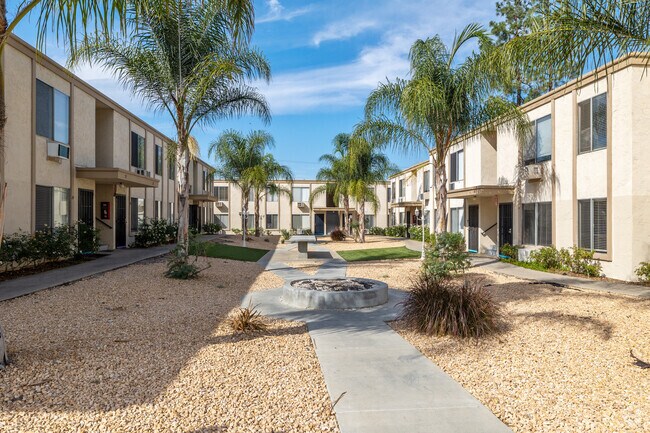 Mollison Garden Apartments photo 2
