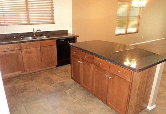2703 W Allens Peak Dr Queen Creek, AZ 85142 photo 4
