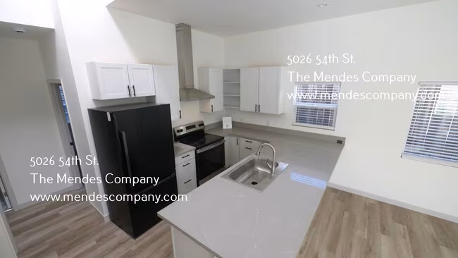 5026 54th St San Diego, CA 92115 photo 4
