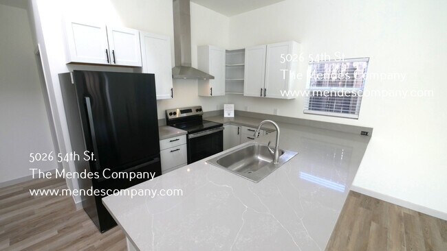 5026 54th St San Diego, CA 92115 photo 3