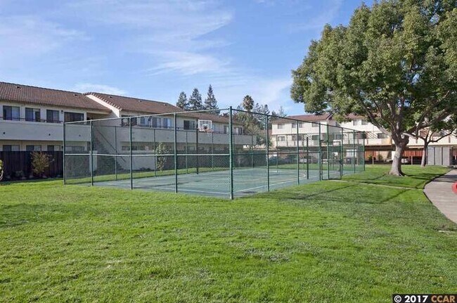5055 Valley Crest Dr Concord, CA 94521