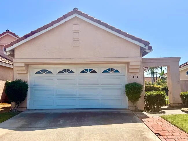 2484 Links Way Vista, CA 92081