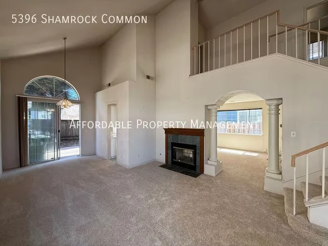 5396 Shamrock Common Fremont, CA 94555 photo 2