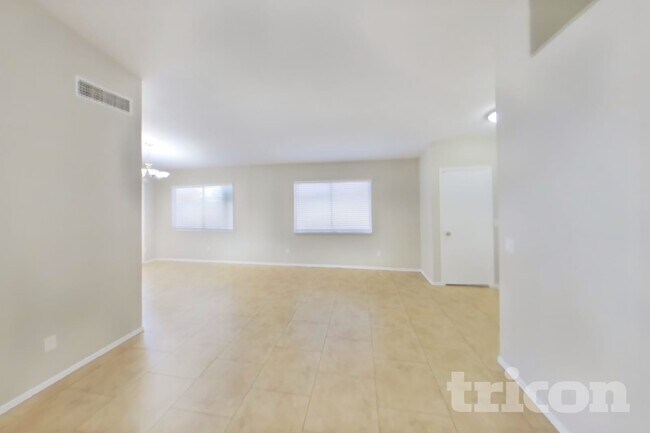 6323 W Williams St Phoenix, AZ 85043 photo 4