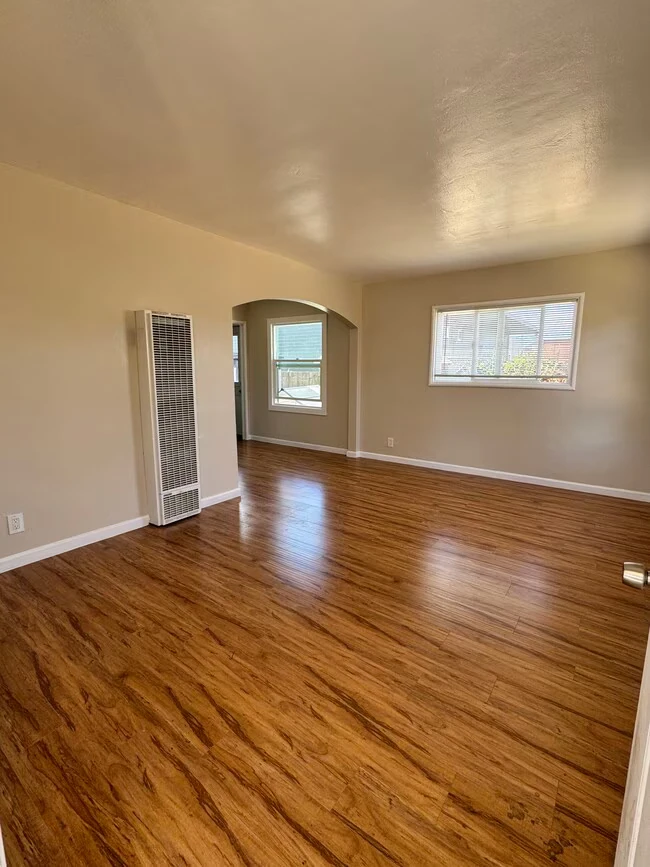 1422 6th St Berkeley, CA 94710 photo 3
