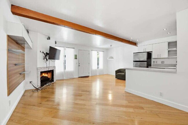 1635 Seventh Ave San Diego, CA 92101 photo 3