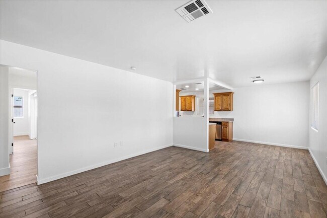528 W 18th St Tempe, AZ 85281 photo 5