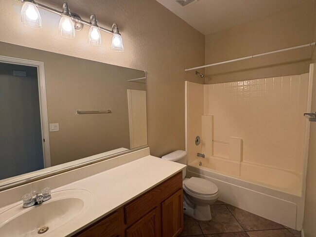 15337 W Port Au Prince Ln Surprise, AZ 85379 photo 4