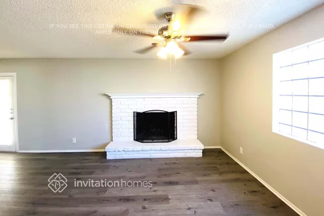 701 N Comanche Dr Chandler, AZ 85224 photo 3