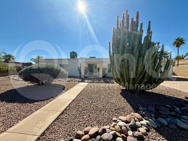 2119 E Concorda Dr Tempe, AZ 85282 photo 3