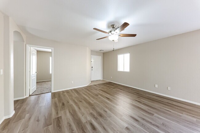 6054 W Jones Ave Phoenix, AZ 85043 photo 5