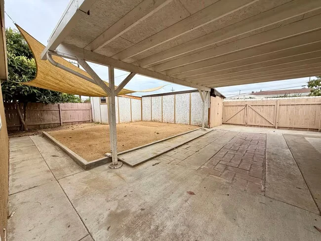 Charming 2-Bedroom Corner Lot Duplex Home in Clairemont with Private Yard! photo 4