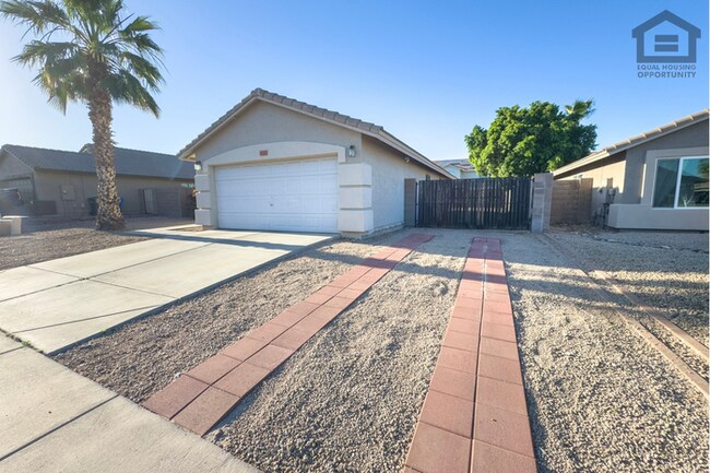 3031 W Horsham Dr Phoenix, AZ 85027 photo 2