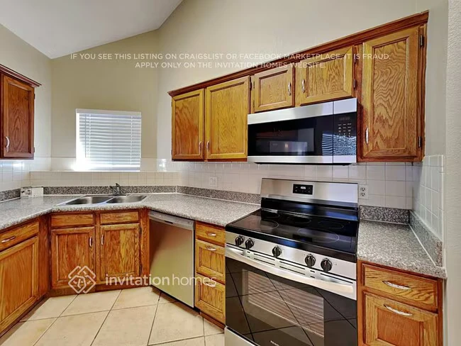 11324 N 81st Dr Peoria, AZ 85345 photo 4