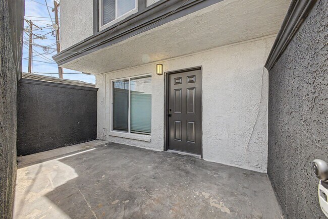 1803 E Concorda Dr Tempe, AZ 85282 photo 3