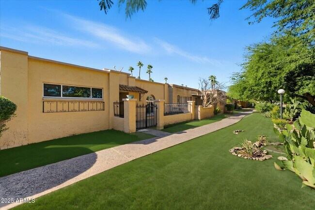 516 N Hobson Plaza Mesa, AZ 85203 photo 4