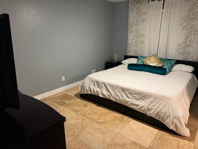 11035 N 32nd St Phoenix, AZ 85028 photo 5