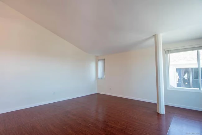 1319 Grand Ave Spring Valley, CA 91977 photo 4
