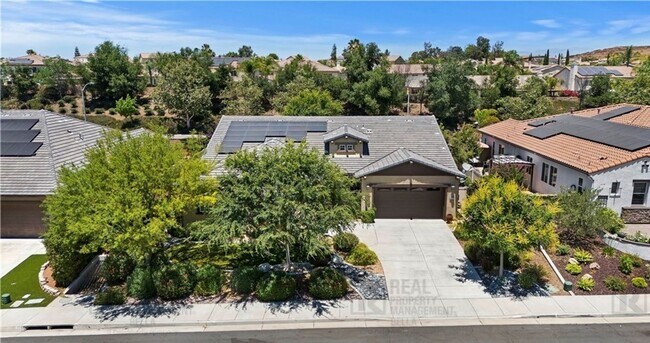 32176 Golden Eye Dr Winchester, CA 92596 photo 4