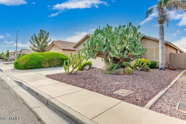 8190 W Behrend Dr Peoria, AZ 85382 photo 2