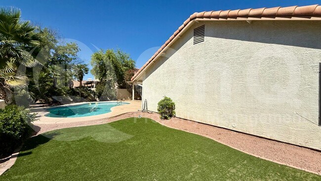 418 S Port Dr Gilbert, AZ 85233 photo 3