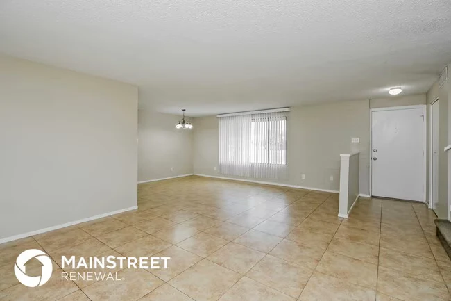 2629 N 49th Dr Phoenix, AZ 85035 photo 4