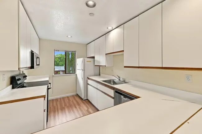 4159 El Camino Way Palo Alto, CA 94306 photo 3