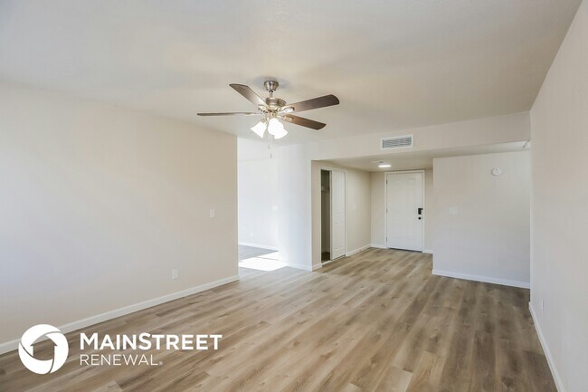 3522 W Malapai Dr Phoenix, AZ 85051 photo 4