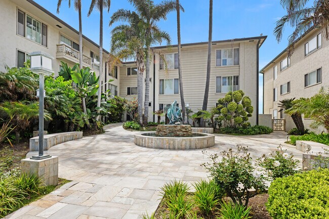 220 Coast Blvd San Diego, CA 92037 photo 4