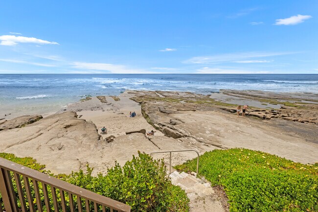 220 Coast Blvd San Diego, CA 92037 photo 2