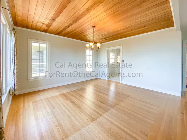 257 Trinity Ave photo 5