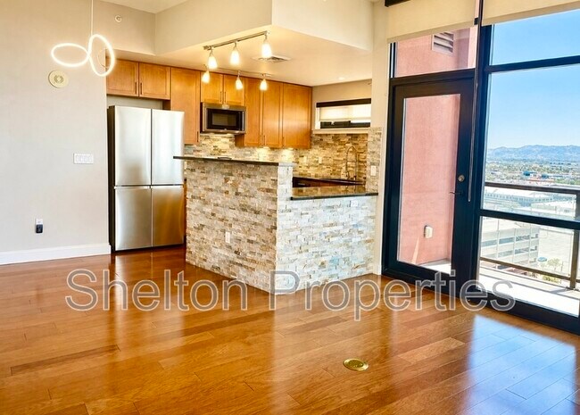 310 S 4th St Phoenix, AZ 85004 photo 4
