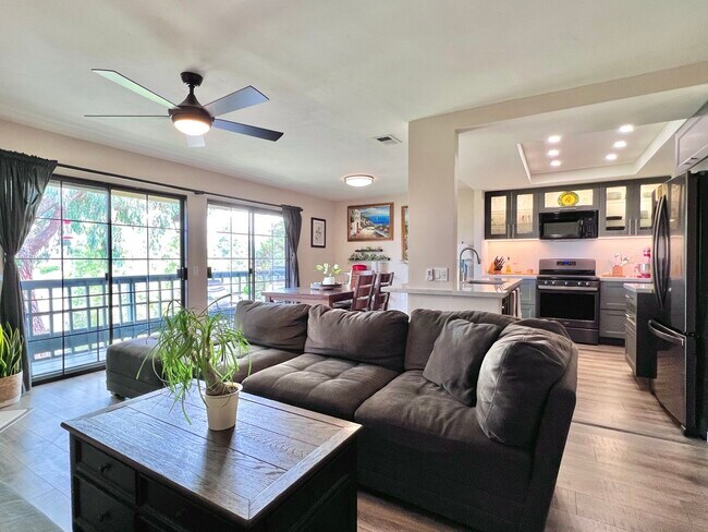 7027 Camino Pacheco San Diego, CA 92111 photo 3
