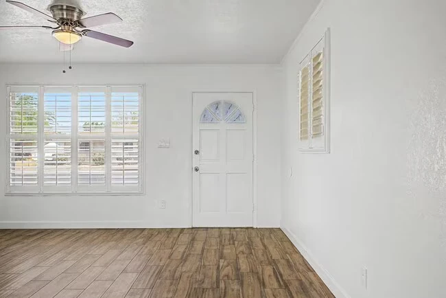 3519 W Orchid Ln Phoenix, AZ 85051 photo 5