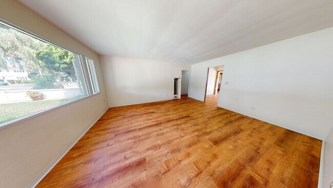 711 B Ave photo 5