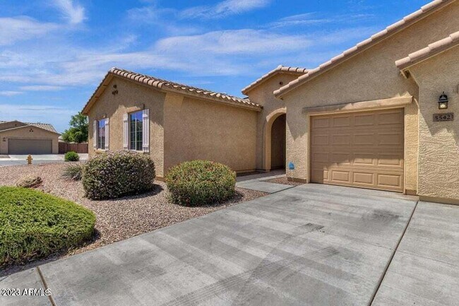 5542 W Kowalsky Ln Phoenix, AZ 85339 photo 4
