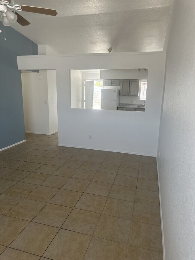 9416 W Rafael Dr Arizona City, AZ 85123 photo 3
