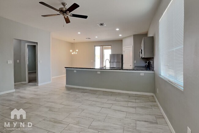6041 S 8th Pl Phoenix, AZ 85042 photo 5