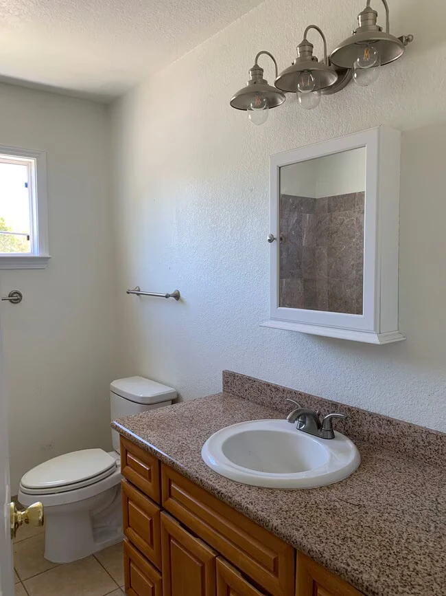 1914 Clayton Way Concord, CA 94519 photo 3