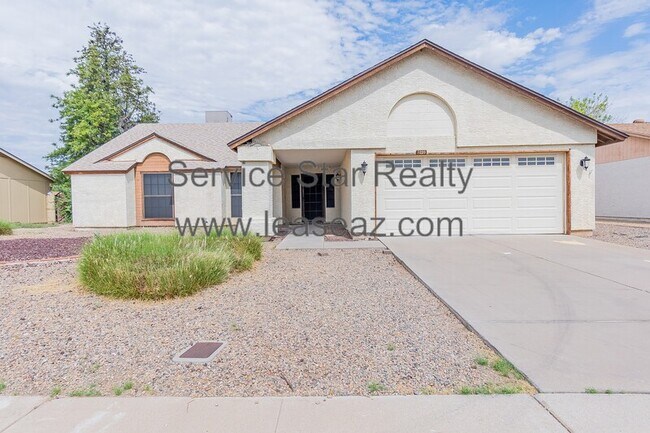 5220 W Freeway Ln Glendale, AZ 85302 photo 2