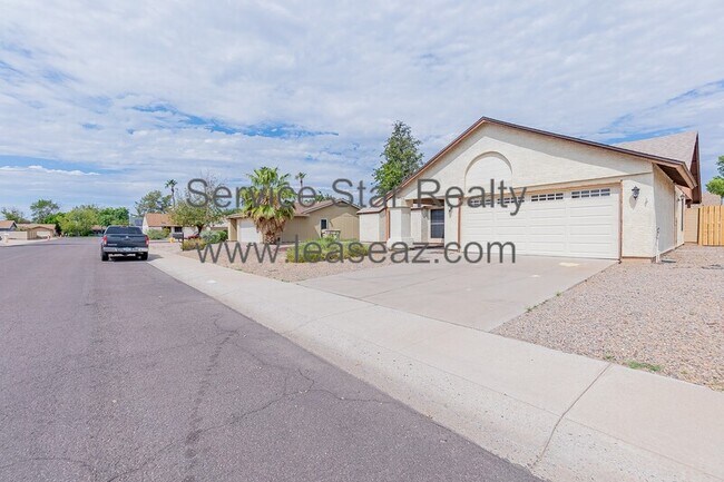 5220 W Freeway Ln Glendale, AZ 85302 photo 4