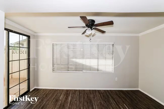 9015 N 57th Ave Glendale, AZ 85302 photo 4