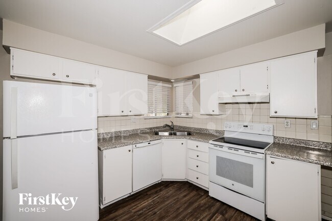 9015 N 57th Ave Glendale, AZ 85302 photo 5