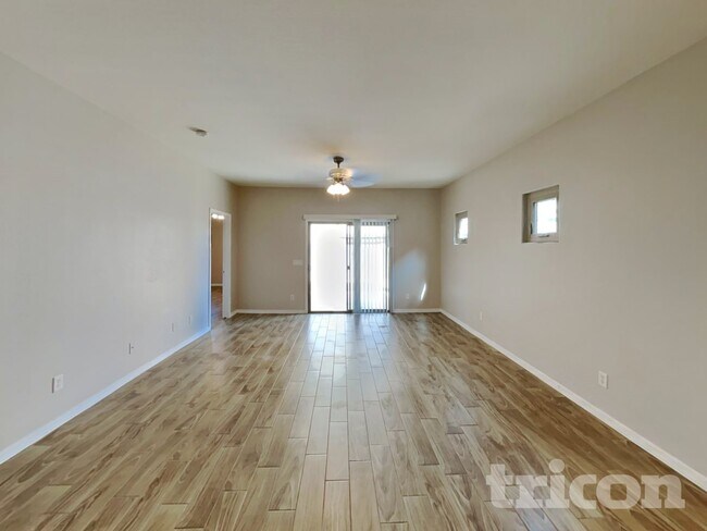 5010 W Fawn Dr Phoenix, AZ 85339 photo 3