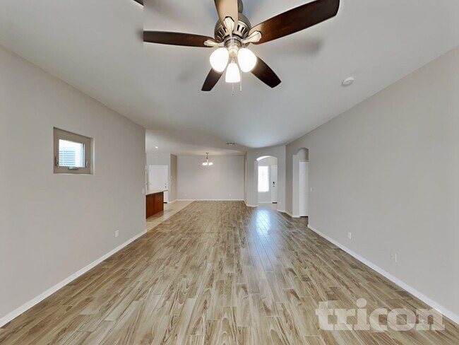 5010 W Fawn Dr Phoenix, AZ 85339 photo 4