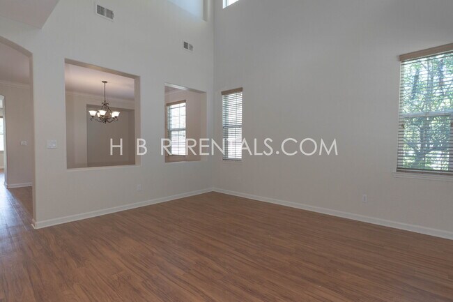 521 S Altura Ct photo 3
